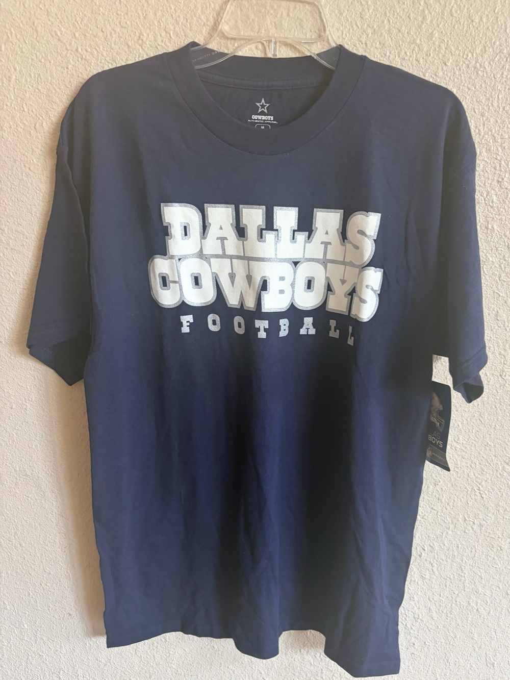 Dallas Cowboys Football Navy Graphic Tee NWT Size M   NFL
